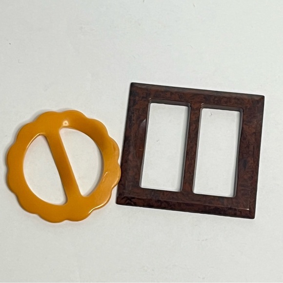 vtg bakelite yellow round flower brown square simichrome tested 1.5 and 1.75 in - Picture 1 of 6